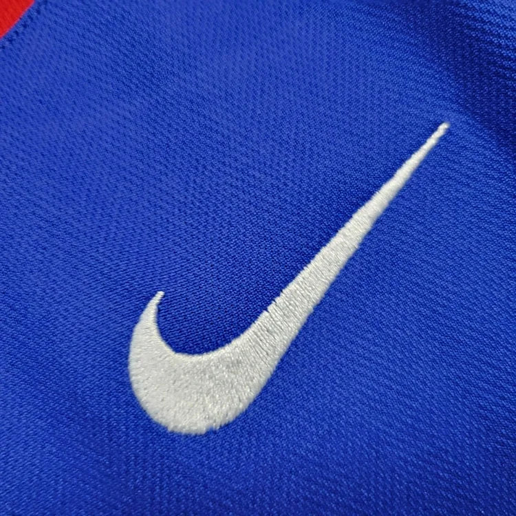 Manchester United 2005/06 Retro Away Shirt